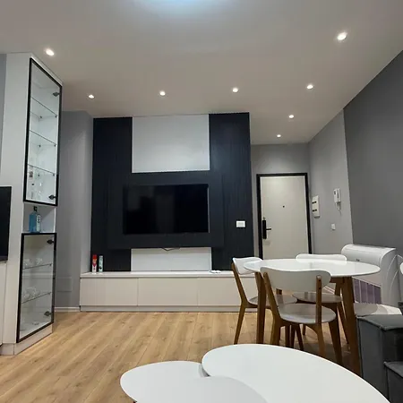 Luxury 2br Garden Building 12th Floor Appartement